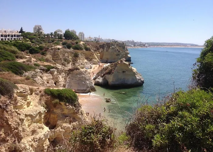Apartman With Pool Close To Porches