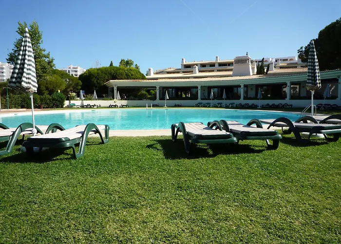 Appartement With Pool Close To Porches (Algarve)